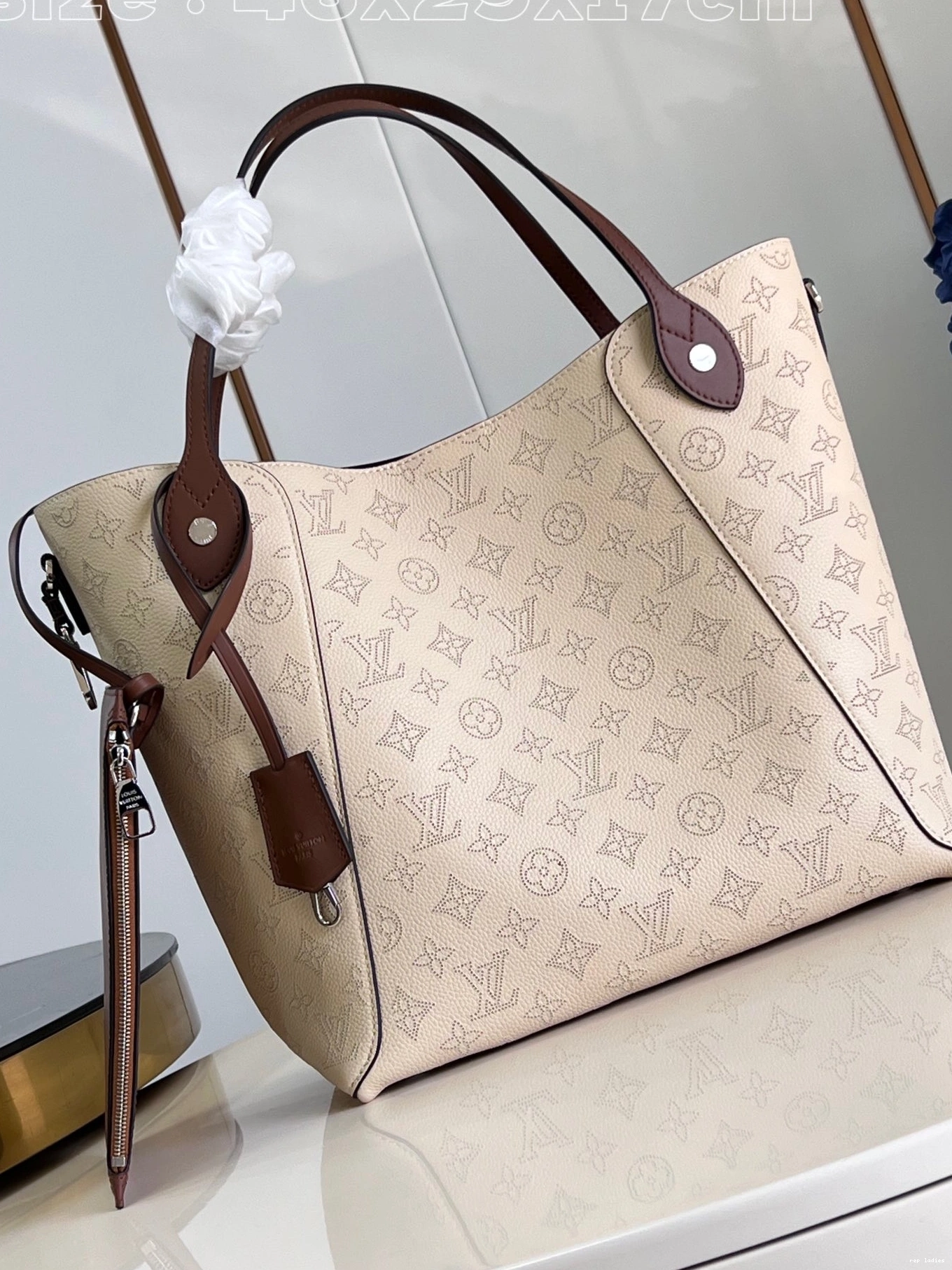 Cheap VUITTON 29.5 17CM HINA-46 x LOUIS x 0707